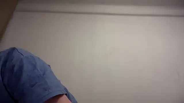 Snapshot of Isabel-Bailey chatting on October 2025 10:10:01 PM Isabel-Bailey online show from October 2025 10:10:01 PM