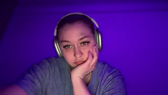 Snapshot of Isabel-Bailey chatting on October 2025 09:24:02 PM Isabel-Bailey online show from October 2025 09:24:02 PM