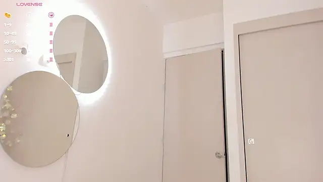 Snapshot of mia_yourmommy chatting on March 2025 02:41:02 AM mia yourmommy online show from March 2025 02:41:02 AM