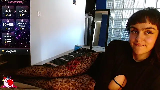 Snapshot of collette_beaufoy_ chatting on December 2024 06:06:01 PM collette beaufoy online show from December 2024 06:06:01 PM