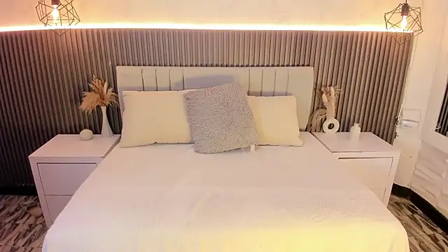 SHANONCLARK online show from October 2025 07:10:02 PM