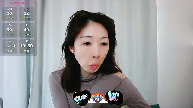 Snapshot of Love_me_Eri_ chatting on October 2025 11:27:01 PM Love me Eri online show from October 2025 11:27:01 PM