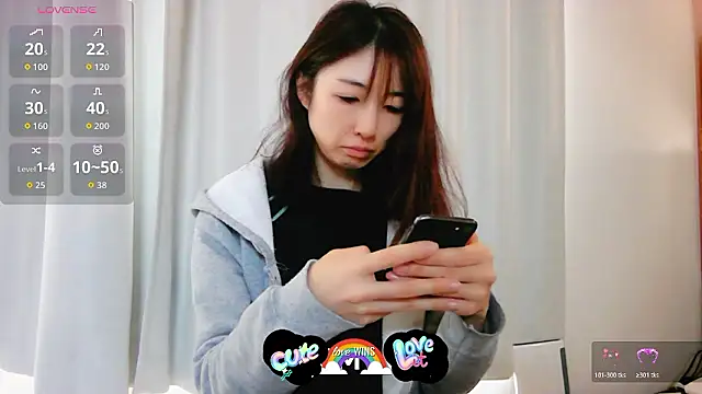 Snapshot of Love_me_Eri_ chatting on November 2025 11:27:01 PM Love me Eri online show from November 2025 11:27:01 PM