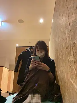 Snapshot of Love_me_Eri_ chatting on December 2025 10:20:01 AM Love me Eri online show from December 2025 10:20:01 AM