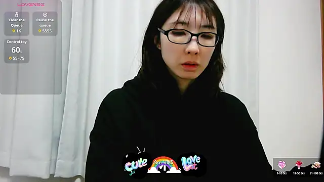 Snapshot of Love_me_Eri_ chatting on December 2025 07:37:01 AM Love me Eri online show from December 2025 07:37:01 AM