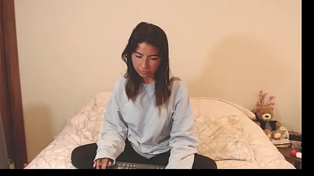 Snapshot of alice_middlee chatting on October 2025 04:48:02 PM alice middlee online show from October 2025 04:48:02 PM