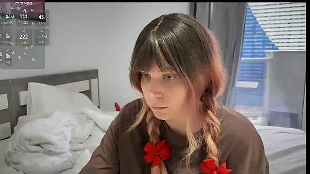 ShiroiFubuki online show from September 2025 01:46:01 PM