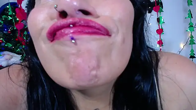 luna sofia69 online show from December 2024 04:40:01 PM