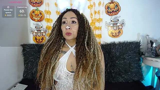 luna sofia69 online show from October 2025 11:41:02 AM