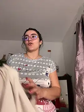 Lia flowers online show from December 2024 11:49:01 PM