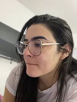 Lia flowers online show from January 2025 10:33:02 PM