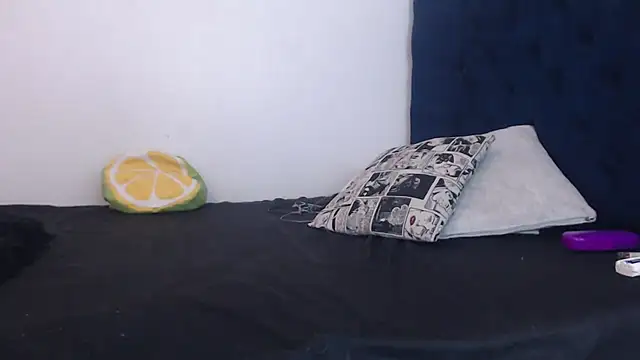 Snapshot of queenofwetqueens chatting on November 2025 04:38:02 PM queenofwetqueens online show from November 2025 04:38:02 PM