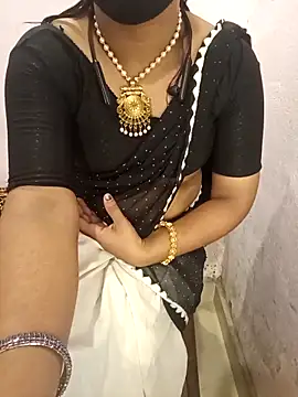 Mallu-Gayathri Arun online show from October 2025 05:52:01 AM