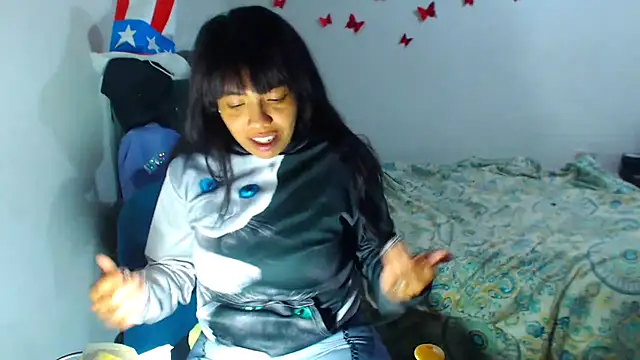 Snapshot of AmaraRoberts420 chatting on October 2025 04:51:02 AM AmaraRoberts420 online show from October 2025 04:51:02 AM