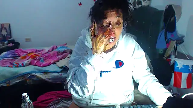 Snapshot of AmaraRoberts420 chatting on October 2025 04:26:01 PM AmaraRoberts420 online show from October 2025 04:26:01 PM