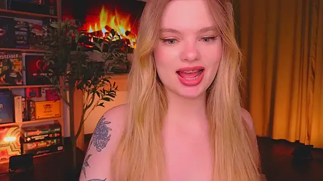 Snapshot of Hottie_Jane chatting on October 2025 02:16:01 PM Hottie Jane online show from October 2025 02:16:01 PM