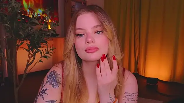 Snapshot of Hottie_Jane chatting on October 2025 01:45:01 PM Hottie Jane online show from October 2025 01:45:01 PM