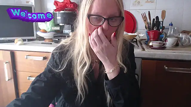 martachatte online show from February 2025 02:04:02 PM