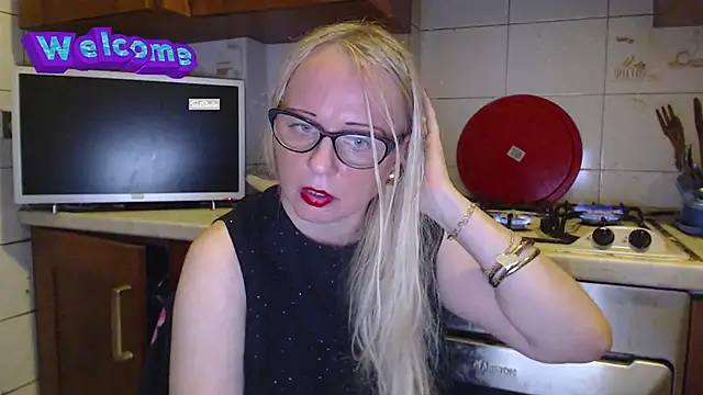 martachatte online show from February 2025 07:52:01 PM