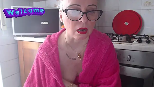 martachatte online show from February 2025 02:00:01 PM