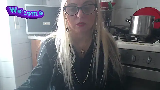martachatte online show from February 2025 01:47:02 PM