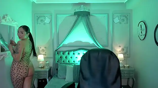 Snapshot of maggietime chatting on October 2025 02:40:01 PM maggietime online show from October 2025 02:40:01 PM