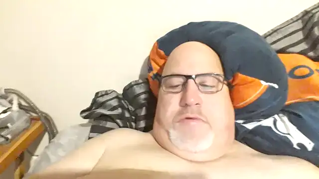 Snapshot of Bigbear0563 chatting on February 2025 03:42:01 PM Bigbear0563 online show from February 2025 03:42:01 PM