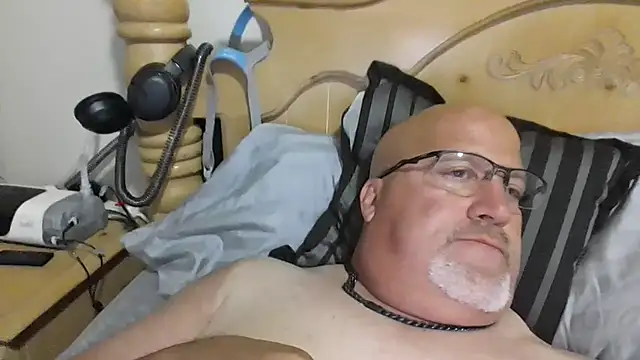 Snapshot of Bigbear0563 chatting on September 2025 05:42:01 AM Bigbear0563 online show from September 2025 05:42:01 AM