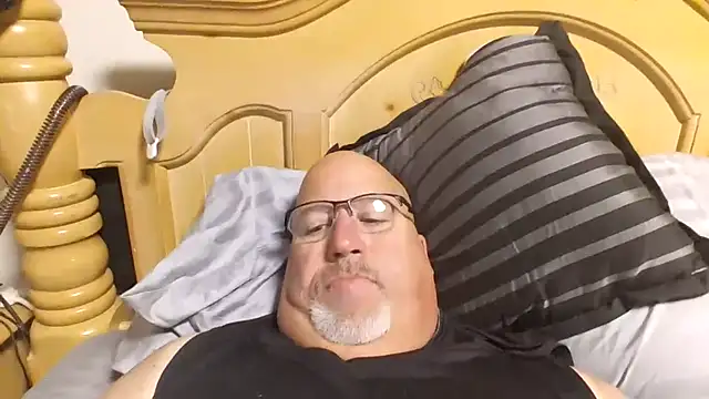 Snapshot of Bigbear0563 chatting on October 2025 02:26:01 PM Bigbear0563 online show from October 2025 02:26:01 PM