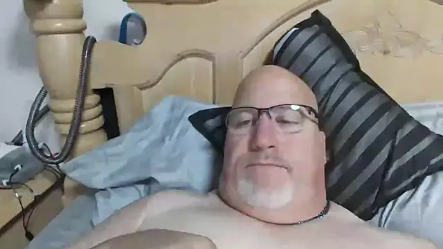 Snapshot of Bigbear0563 chatting on October 2025 04:18:01 PM Bigbear0563 online show from October 2025 04:18:01 PM