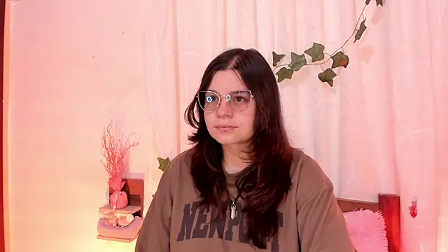 Snapshot of Mey_moon chatting on February 2025 05:25:02 PM Mey moon online show from February 2025 05:25:02 PM