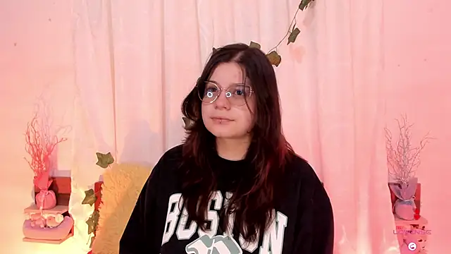 Snapshot of Mey_moon chatting on March 2025 07:37:01 PM Mey moon online show from March 2025 07:37:01 PM