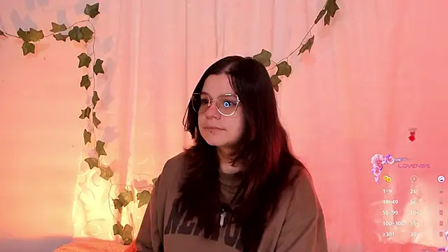 Snapshot of Mey_moon chatting on March 2025 04:28:02 AM Mey moon online show from March 2025 04:28:02 AM