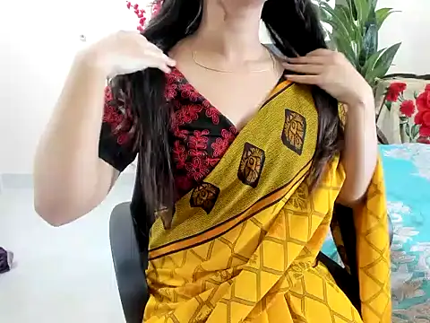 AttractiveQueen2002 online show from September 2025 05:46:02 PM