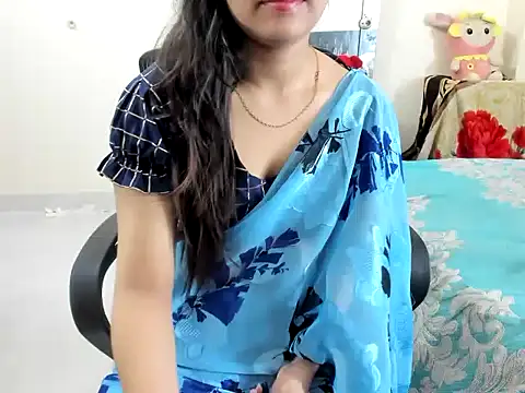 AttractiveQueen2002 online show from September 2025 09:53:01 PM