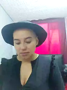 Snapshot of TamySweetness chatting on December 2024 09:49:02 PM TamySweetness online show from December 2024 09:49:02 PM