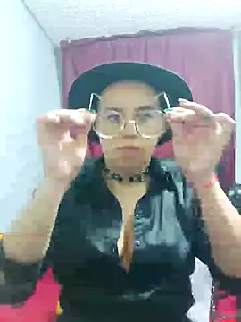 Snapshot of TamySweetness chatting on December 2024 10:30:01 PM TamySweetness online show from December 2024 10:30:01 PM