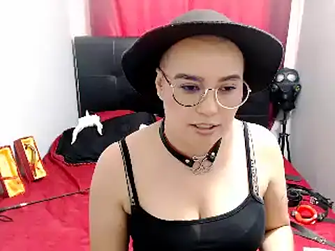 Snapshot of TamySweetness chatting on December 2024 07:20:01 PM TamySweetness online show from December 2024 07:20:01 PM