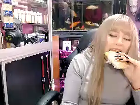 Snapshot of TamySweetness chatting on February 2025 03:10:02 PM TamySweetness online show from February 2025 03:10:02 PM