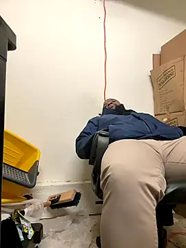 Snapshot of africandickxxl chatting on September 2025 03:17:01 PM africandickxxl online show from September 2025 03:17:01 PM