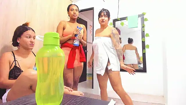 andreita trujillos online show from October 2025 04:18:01 PM