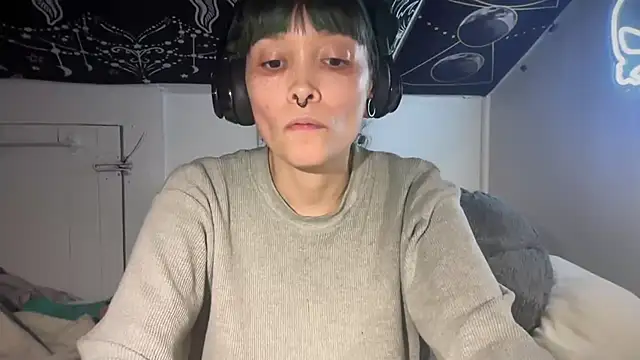 FRRANNKIE online show from December 2024 01:00:01 PM