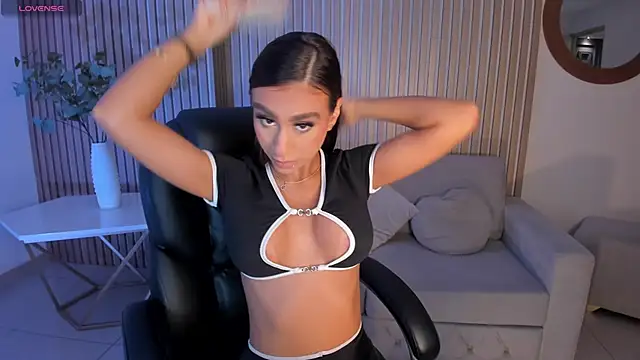 Snapshot of DannaCruz chatting on October 2025 07:25:02 PM DannaCruz online show from October 2025 07:25:02 PM