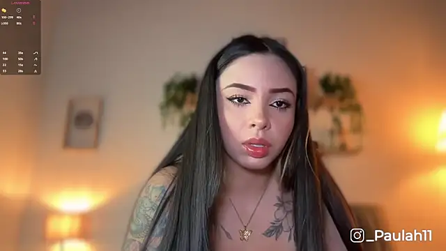 Snapshot of Paulah_x chatting on November 2025 09:43:02 PM Paulah x online show from November 2025 09:43:02 PM