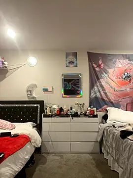 DominiqueX0 online show from September 2025 06:57:01 PM