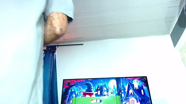 Snapshot of Tamarahryan chatting on October 2025 04:30:02 PM Tamarahryan online show from October 2025 04:30:02 PM