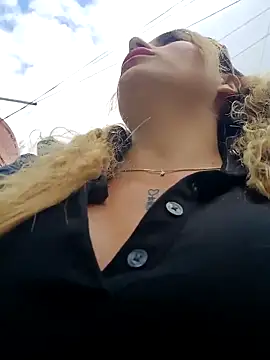 Snapshot of Misscata1106 chatting on October 2025 07:00:01 PM Misscata1106 online show from October 2025 07:00:01 PM