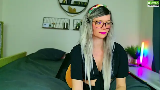 Kittychatte online show from December 2024 08:25:02 PM