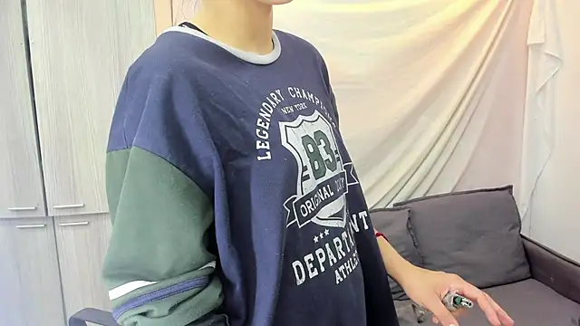 Mhelanny2 online show from September 2025 06:02:02 PM