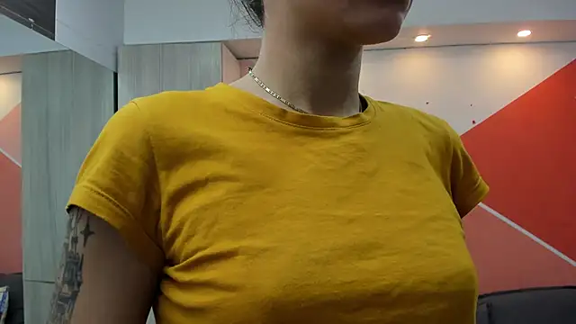 Mhelanny2 online show from October 2025 07:53:01 PM